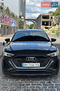 Внедорожник / Кроссовер Audi Q8 e-tron 2023 в 