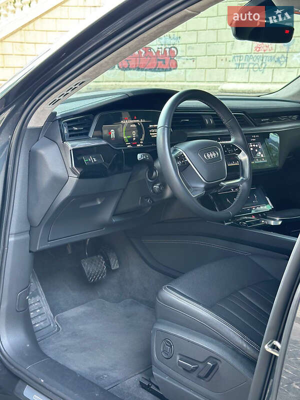 Внедорожник / Кроссовер Audi Q8 e-tron 2023 в Одессе фото 24 Внедорожник / Кроссовер Audi Q8 e-tron 2023 в Одессе