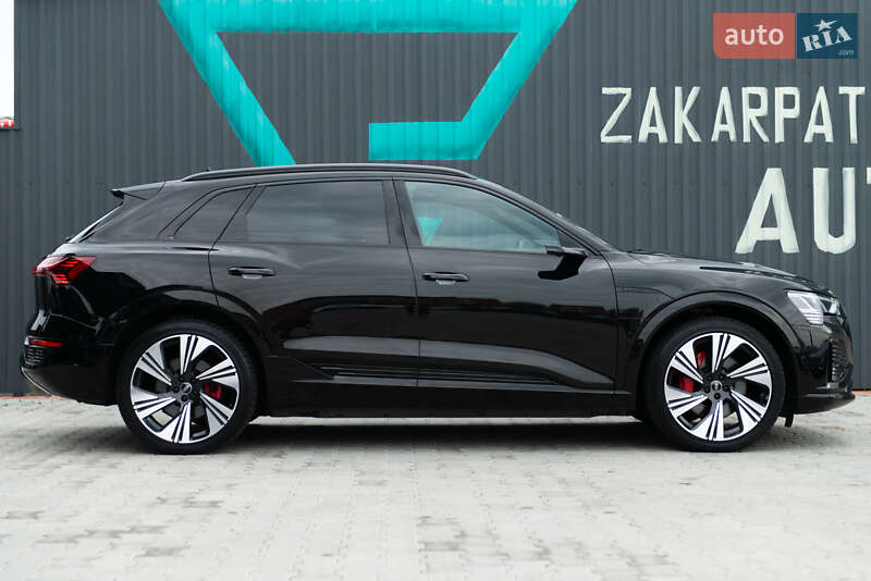 Внедорожник / Кроссовер Audi Q8 e-tron 2023 в Мукачево