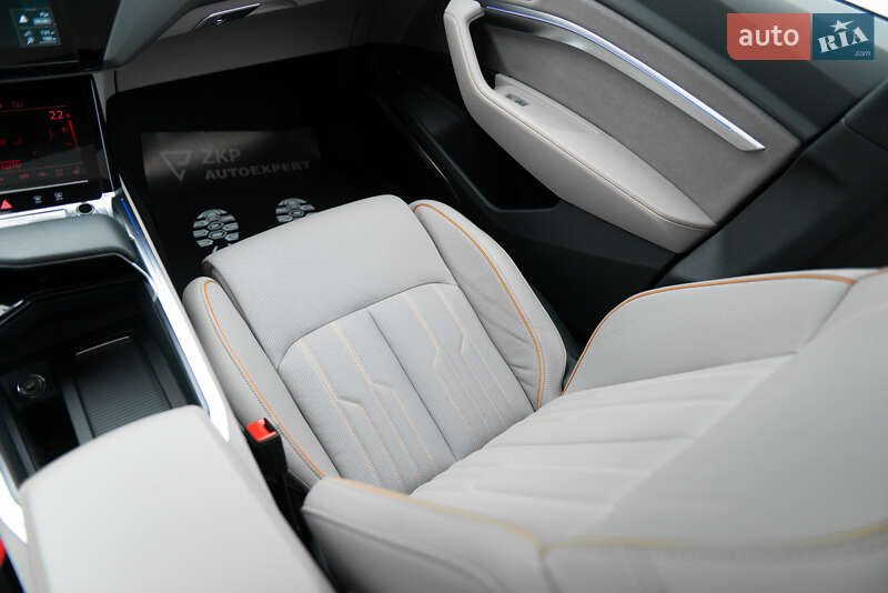 Внедорожник / Кроссовер Audi Q8 e-tron 2023 в Мукачево
