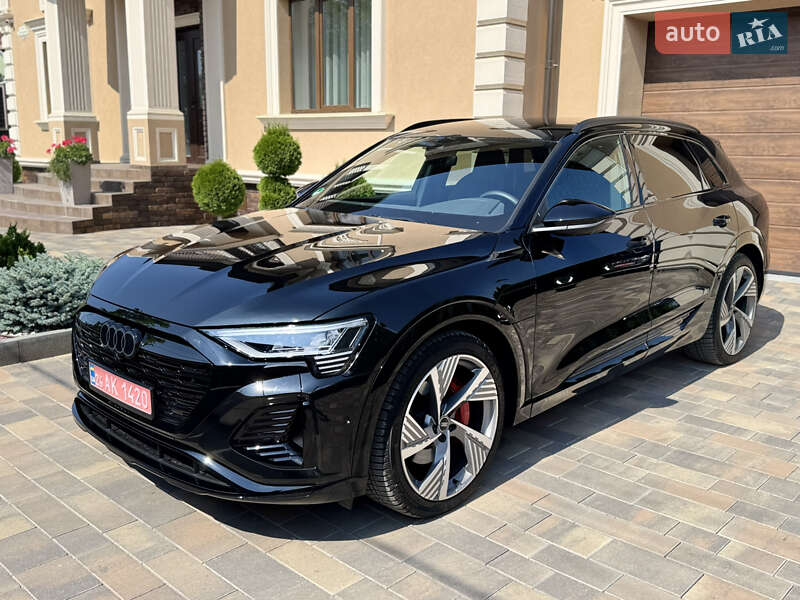 Внедорожник / Кроссовер Audi Q8 e-tron 2023 в Черновцах