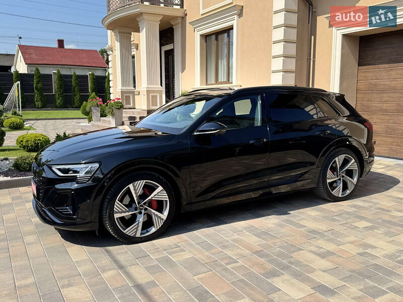 Внедорожник / Кроссовер Audi Q8 e-tron 2023 в Черновцах