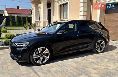Внедорожник / Кроссовер Audi Q8 e-tron 2023 в 