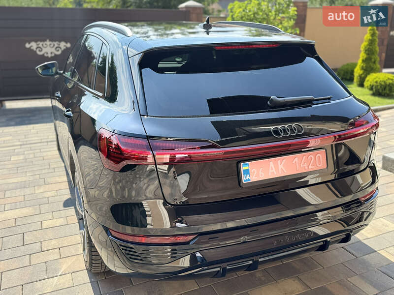 Внедорожник / Кроссовер Audi Q8 e-tron 2023 в Черновцах