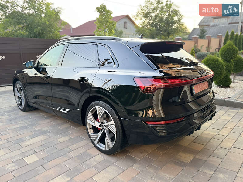 Внедорожник / Кроссовер Audi Q8 e-tron 2023 в Черновцах
