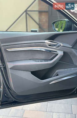 Внедорожник / Кроссовер Audi Q8 e-tron 2023 в 