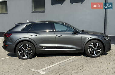 Внедорожник / Кроссовер Audi Q8 e-tron 2023 в 