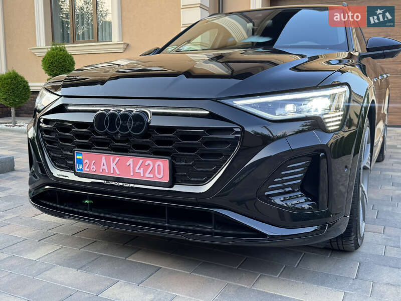 Внедорожник / Кроссовер Audi Q8 e-tron 2023 в Черновцах