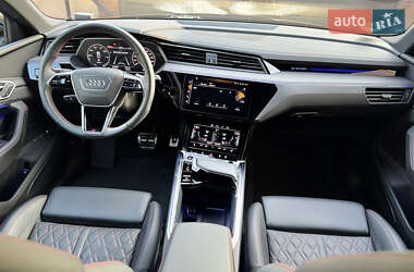 Внедорожник / Кроссовер Audi Q8 e-tron 2023 в 