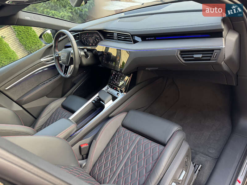 Внедорожник / Кроссовер Audi Q8 e-tron 2023 в Черновцах