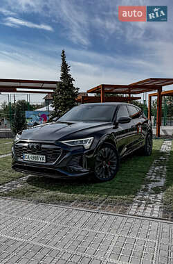 Внедорожник / Кроссовер Audi Q8 e-tron 2023 в 