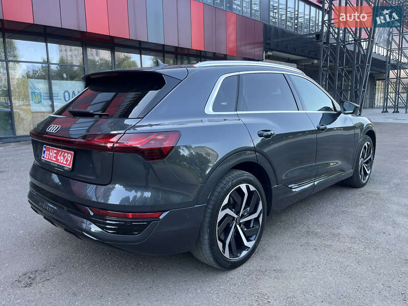 Внедорожник / Кроссовер Audi Q8 e-tron 2023 в Ровно