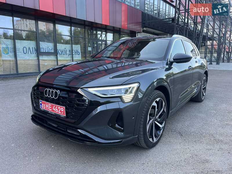 Внедорожник / Кроссовер Audi Q8 e-tron 2023 в Ровно