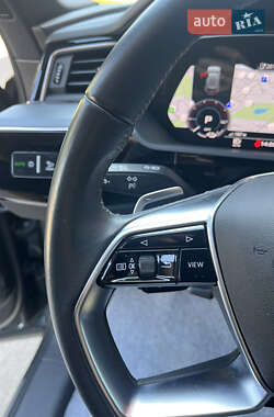Внедорожник / Кроссовер Audi Q8 e-tron 2023 в 