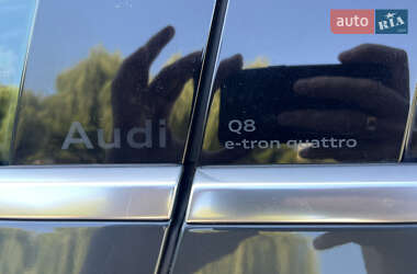 Внедорожник / Кроссовер Audi Q8 e-tron 2023 в 