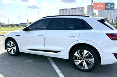 Внедорожник / Кроссовер Audi Q8 e-tron 2023 в 