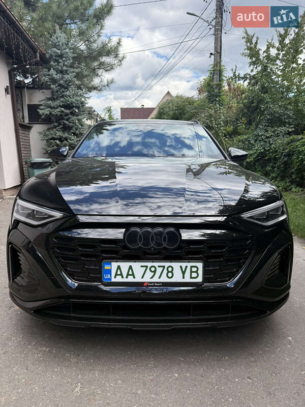 Внедорожник / Кроссовер Audi Q8 e-tron 2023 в 