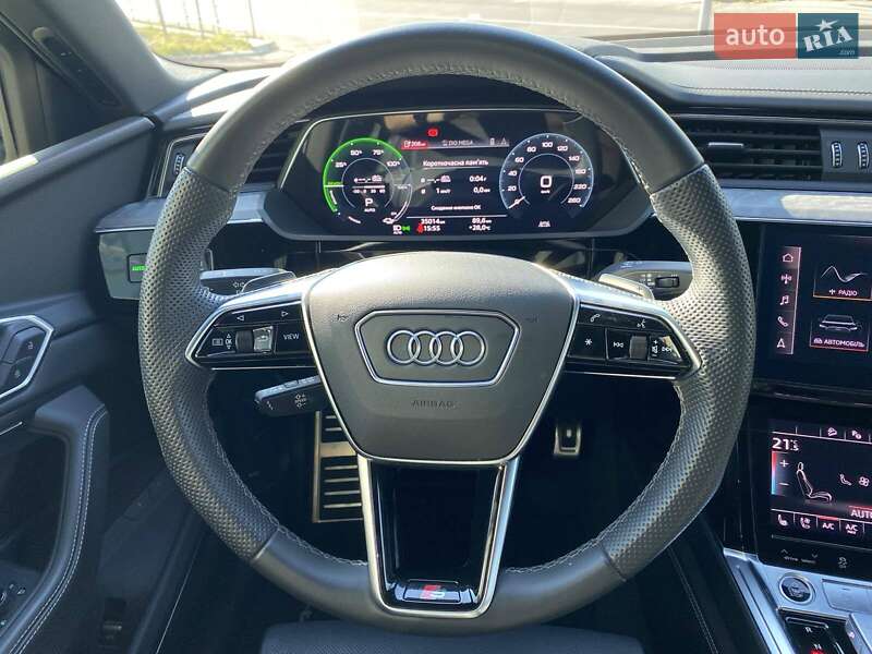 Внедорожник / Кроссовер Audi Q8 e-tron 2023 в Днепре