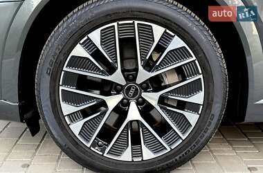Внедорожник / Кроссовер Audi Q8 e-tron 2024 в 