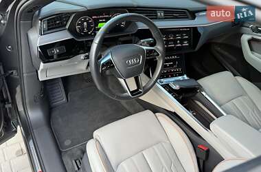 Внедорожник / Кроссовер Audi Q8 e-tron 2024 в 