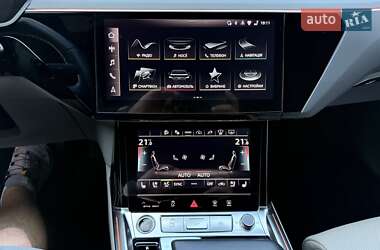 Внедорожник / Кроссовер Audi Q8 e-tron 2024 в 