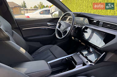 Внедорожник / Кроссовер Audi Q8 e-tron 2023 в 