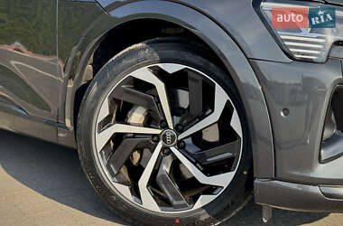 Внедорожник / Кроссовер Audi Q8 e-tron 2023 в 