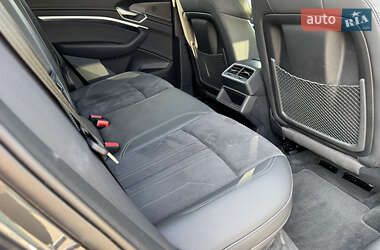 Внедорожник / Кроссовер Audi Q8 e-tron 2023 в 