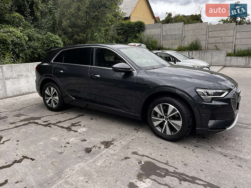 Внедорожник / Кроссовер Audi Q8 e-tron 2023 в Киеве фото 4 Внедорожник / Кроссовер Audi Q8 e-tron 2023 в Киеве