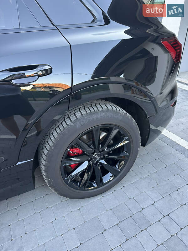 Внедорожник / Кроссовер Audi Q8 e-tron 2023 в Богородчанах