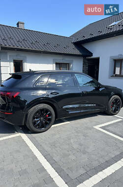 Внедорожник / Кроссовер Audi Q8 e-tron 2023 в 