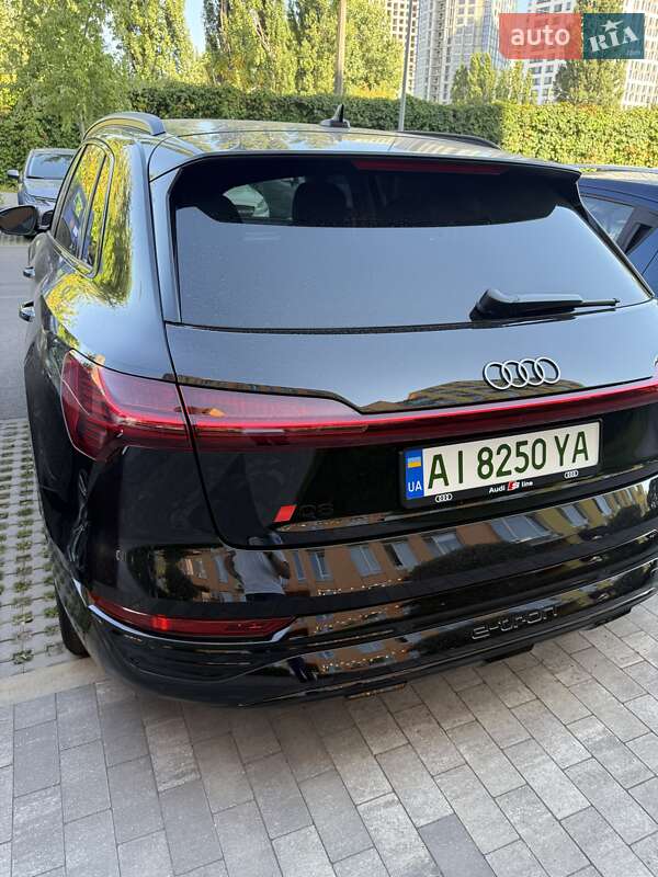 Внедорожник / Кроссовер Audi Q8 e-tron 2023 в Киеве