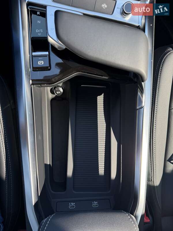 Внедорожник / Кроссовер Audi Q8 e-tron 2023 в Киеве