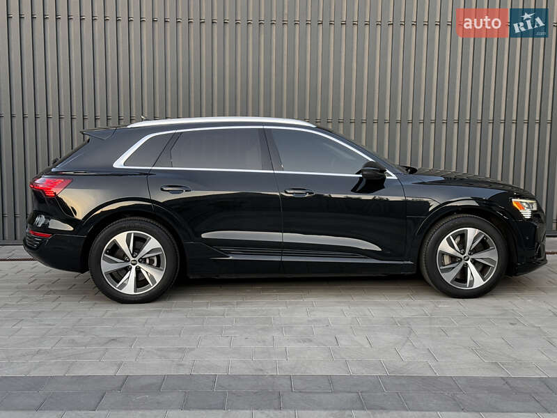 Внедорожник / Кроссовер Audi Q8 e-tron 2023 в Киеве фото 8 Внедорожник / Кроссовер Audi Q8 e-tron 2023 в Киеве