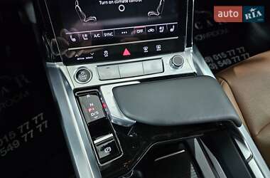 Позашляховик / Кросовер Audi Q8 e-tron 2023 в 