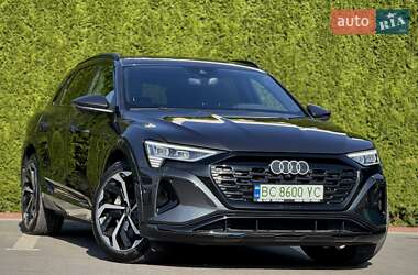Позашляховик / Кросовер Audi Q8 e-tron 2023 в 