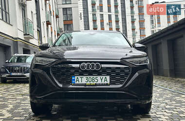 Позашляховик / Кросовер Audi Q8 e-tron 2023 в 