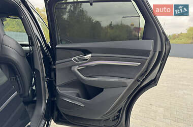 Внедорожник / Кроссовер Audi Q8 e-tron 2023 в 