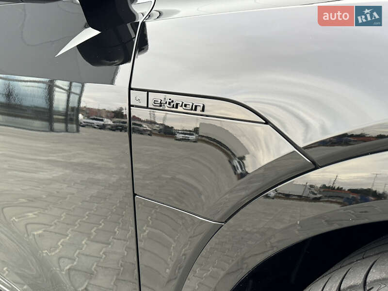 Внедорожник / Кроссовер Audi Q8 e-tron 2023 в Мукачево