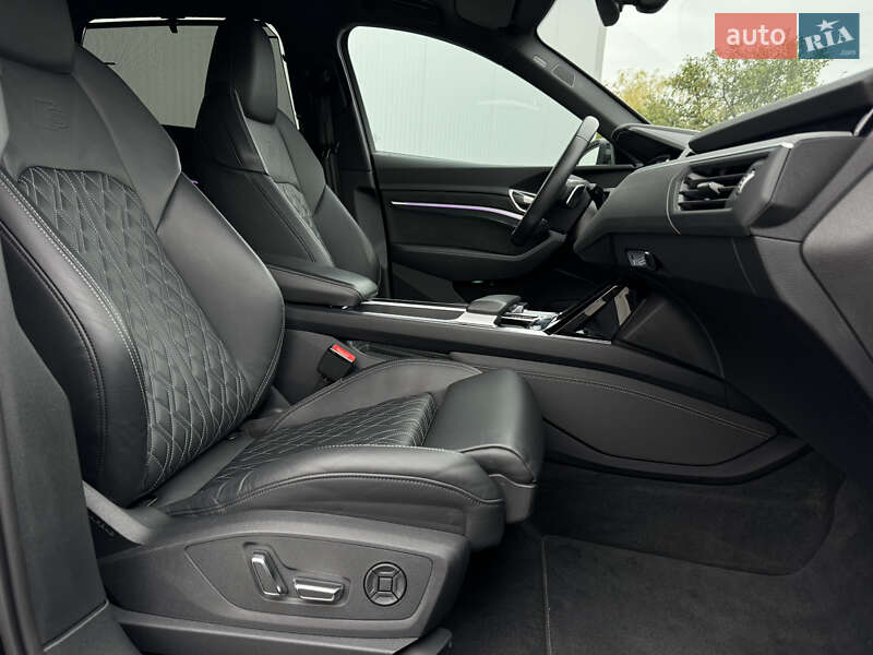 Внедорожник / Кроссовер Audi Q8 e-tron 2023 в Мукачево