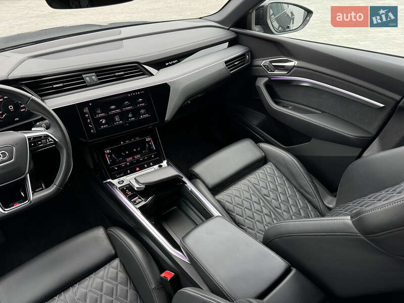 Внедорожник / Кроссовер Audi Q8 e-tron 2023 в Мукачево