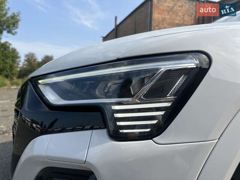 Позашляховик / Кросовер Audi Q8 e-tron 2023 в Києві
