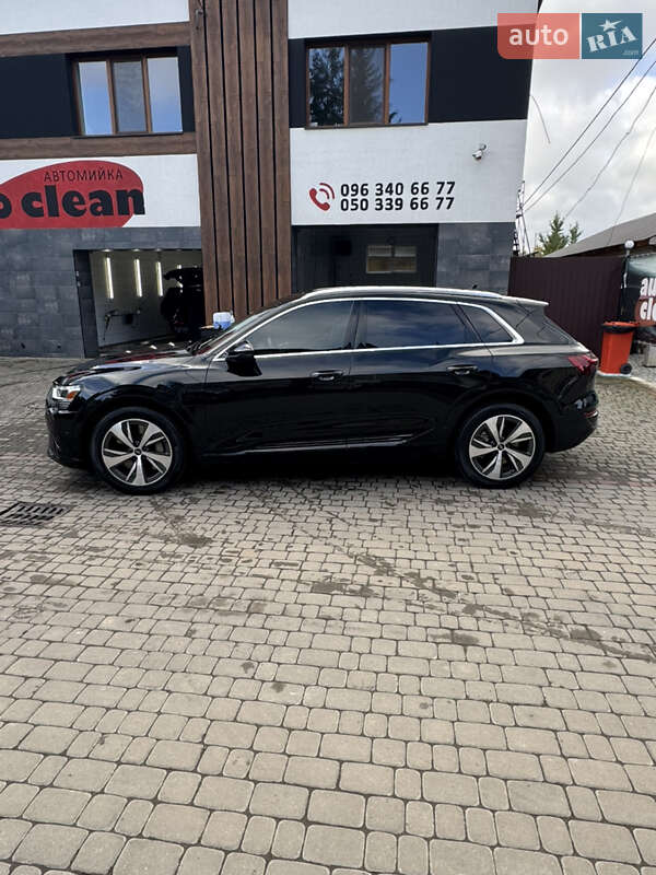 Внедорожник / Кроссовер Audi Q8 e-tron 2023 в Ивано-Франковске
