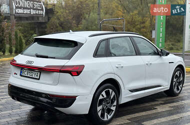 Позашляховик / Кросовер Audi Q8 e-tron 2023 в 