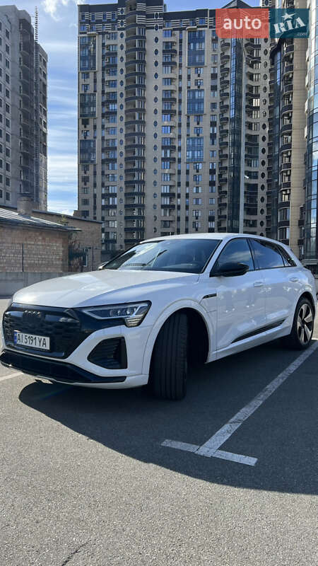 Внедорожник / Кроссовер Audi Q8 e-tron 2024 в Киеве