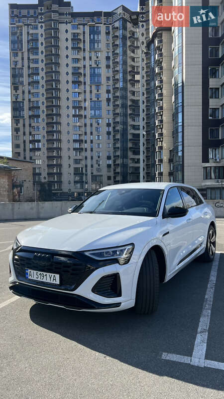 Внедорожник / Кроссовер Audi Q8 e-tron 2024 в Киеве