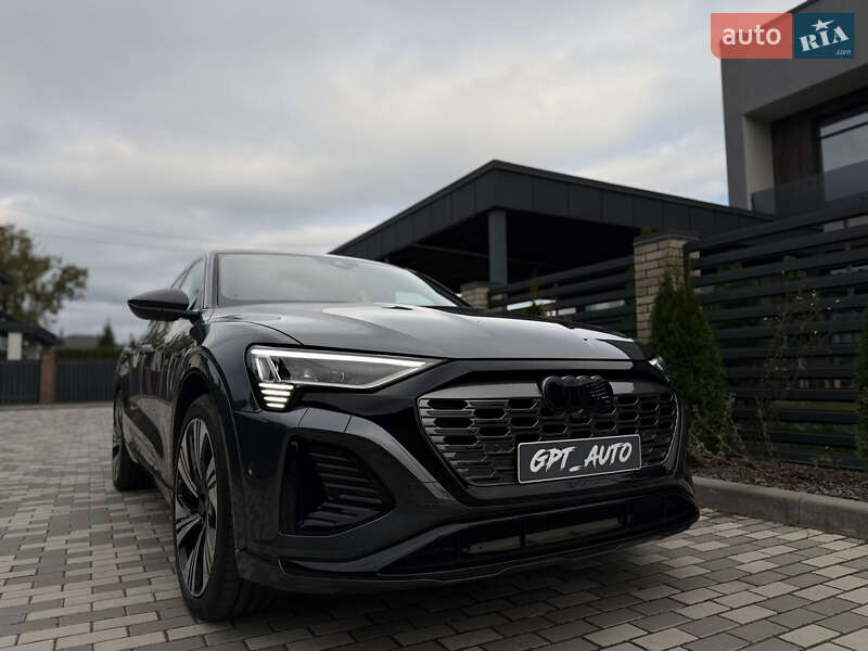 Позашляховик / Кросовер Audi Q8 e-tron 2024 в Києві