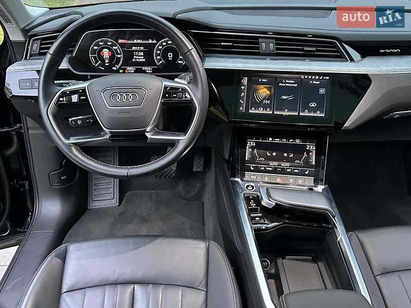 Внедорожник / Кроссовер Audi Q8 e-tron 2023 в Житомире фото 72 Внедорожник / Кроссовер Audi Q8 e-tron 2023 в Житомире