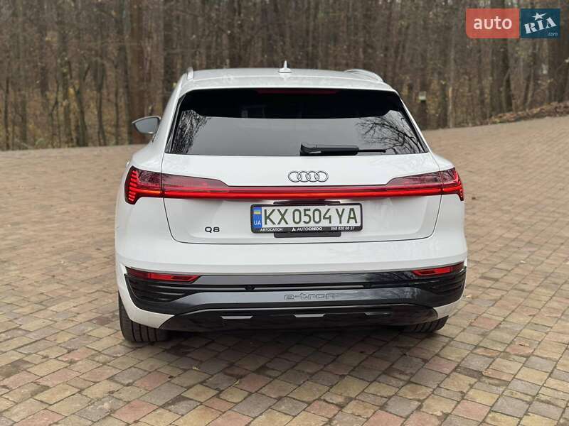 Внедорожник / Кроссовер Audi Q8 e-tron 2023 в Харькове