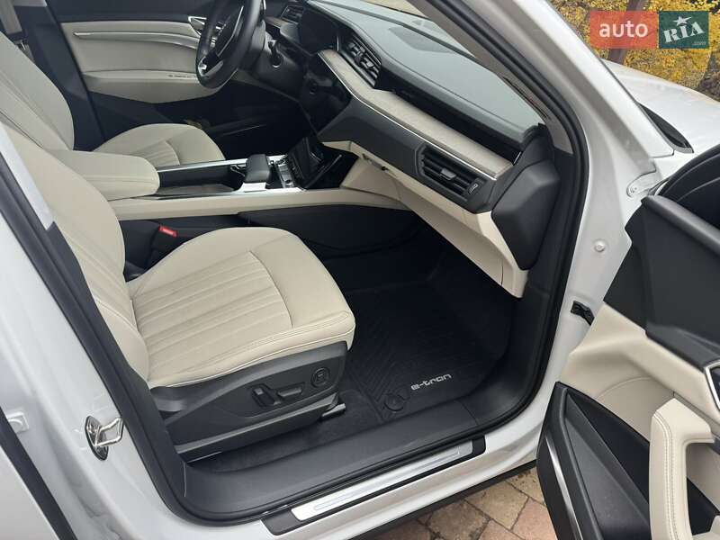 Внедорожник / Кроссовер Audi Q8 e-tron 2023 в Харькове